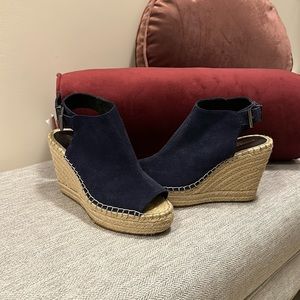 Kenneth Cole Wedge